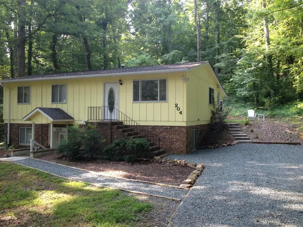 204 Valley Park Dr, Chapel Hill, NC 27514