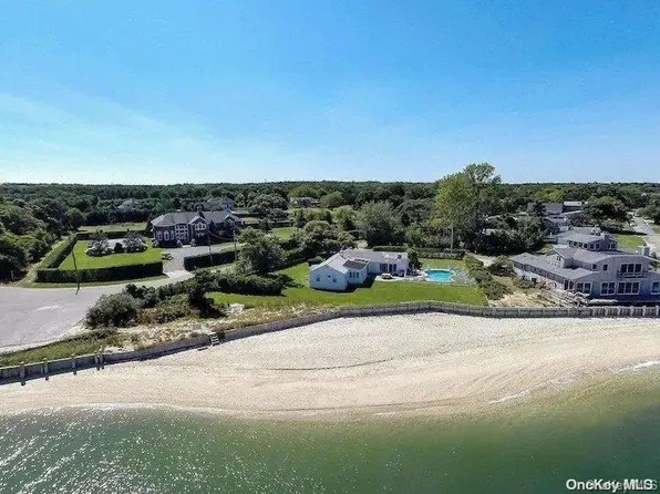 2 Peconic Crescent, Hampton Bays, NY 11946