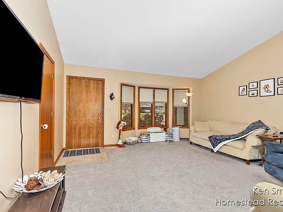 4th image of 1471 Craig Way