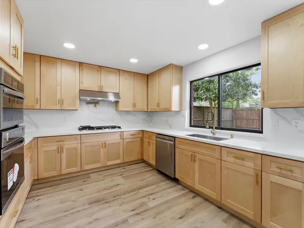 4710 Whispering Falls Dr, Houston, TX 77084