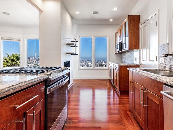 2nd image of 31 Buena Vista Ter