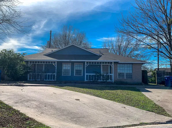 703 Ruth Ct #B, Navasota, TX 77868