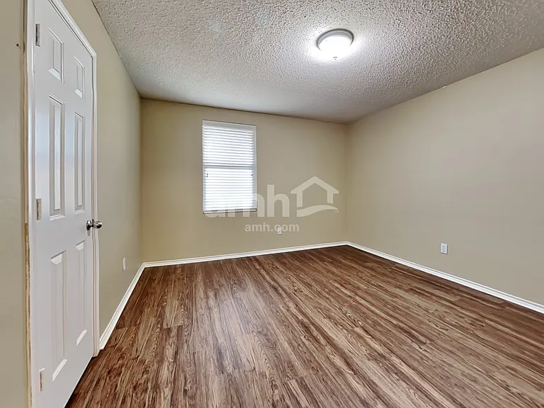 1404 Sunflower Ct — Photo 13
