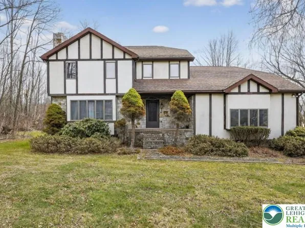 650 Chapman Lake Rd, Jermyn, PA 18433