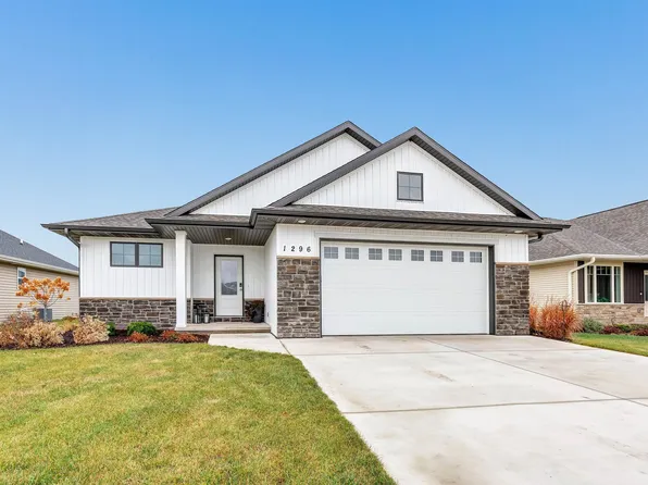 1296 Brayden Ln, De Pere, WI 54115