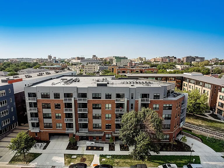 The Compass Apartments — Photo 5