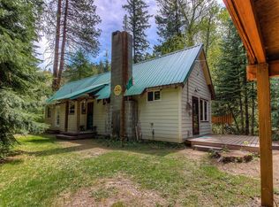 8672 Ahtanum Rd, Yakima, WA 98903