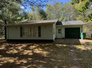 927 N Athey Ave, Gladwin, MI 48624