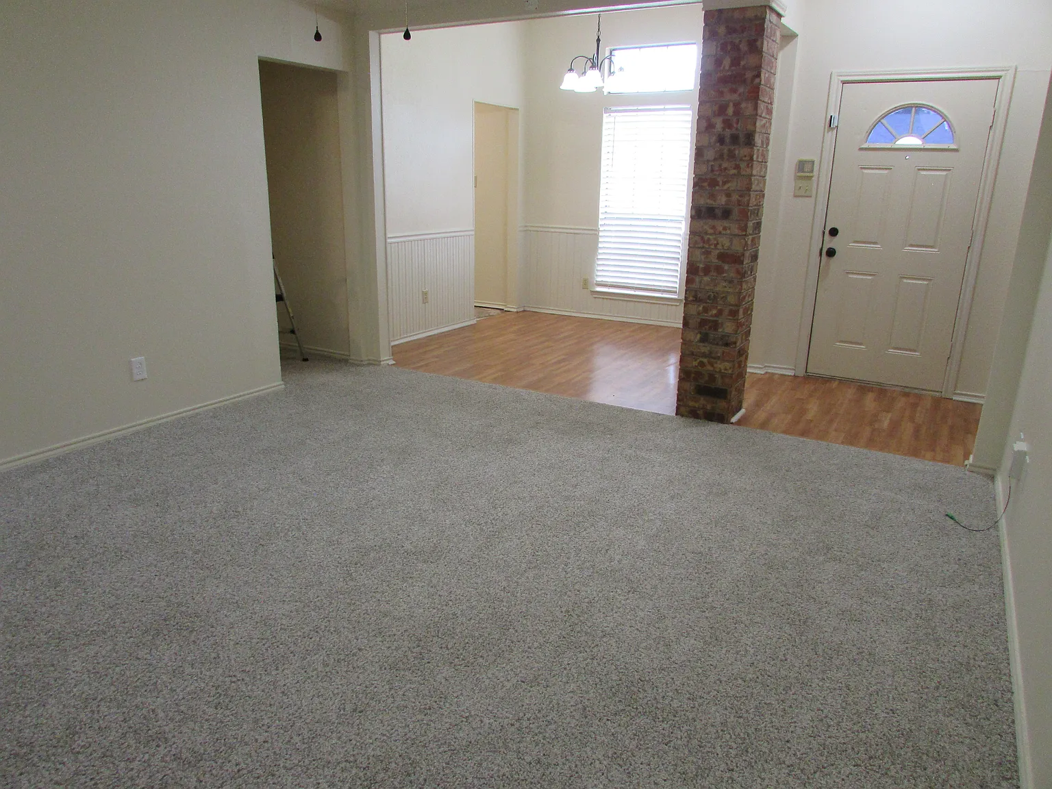 320 Bowie St — Photo 3