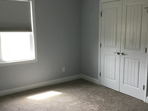 4th image of 201 Murdock Way