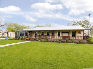 256 county road 5716, Natalia, TX 78059