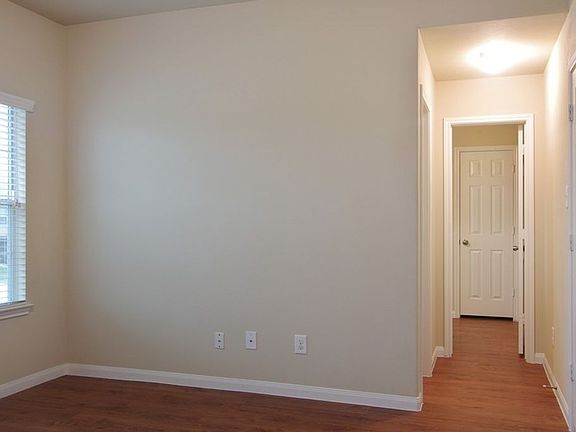 4th image of 18734 Dennington Dr