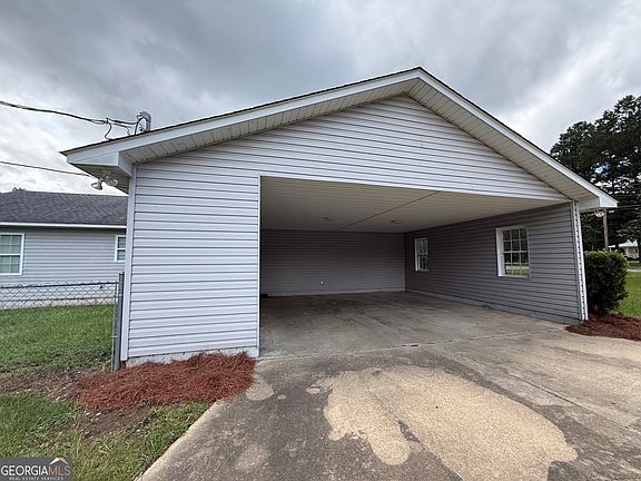 4th image of 136 Trinity Rd