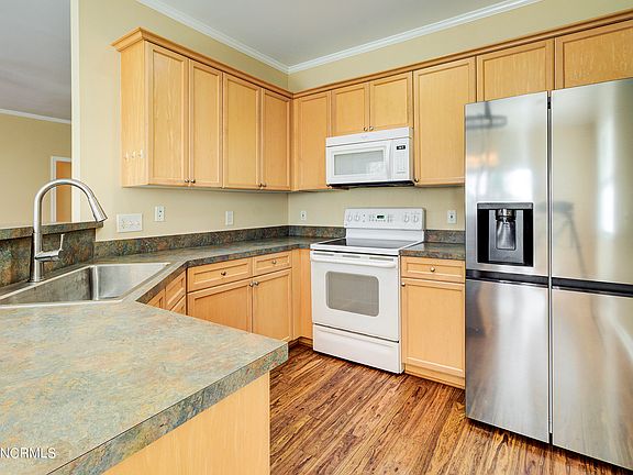 4th image of 207 Sand Pebble Drive SE