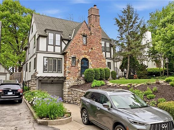 2nd image of 2109 W 50th St