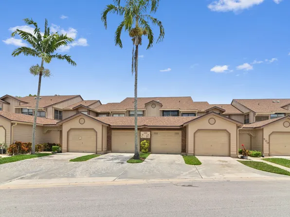 500 Crosswinds Drive #D2, Greenacres, FL 33413
