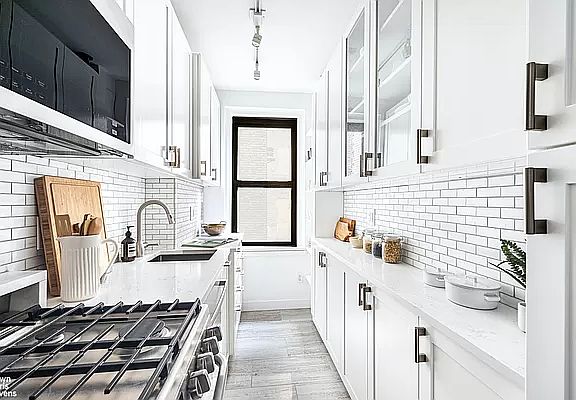 5th image of 226-230 E 12th St APT 7A