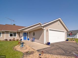 106 Ridgebrook Dr, Cannon Falls, MN 55009