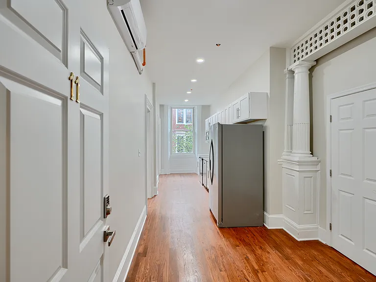 801 N Charles St #11 — Photo 1