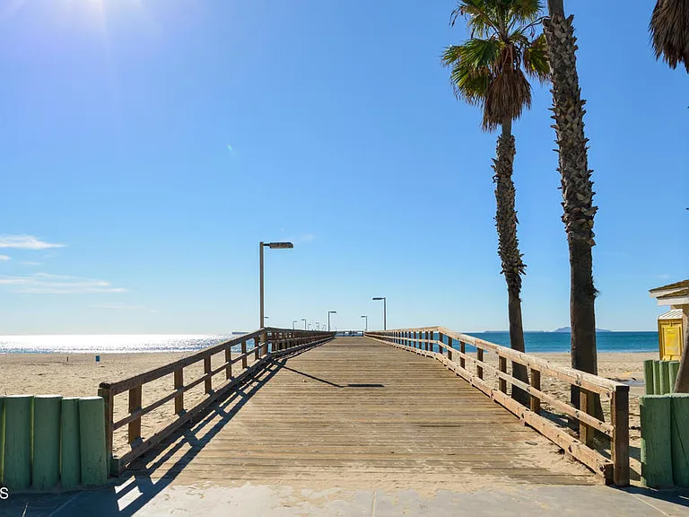 257 E Surfside Dr — Photo 34