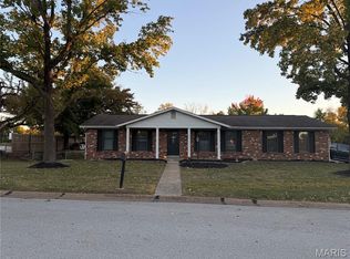 2 Country Farm Blvd, Saint Peters, MO 63376
