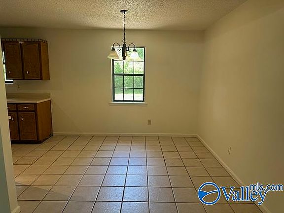 5th image of 73 Lavaughn Dr