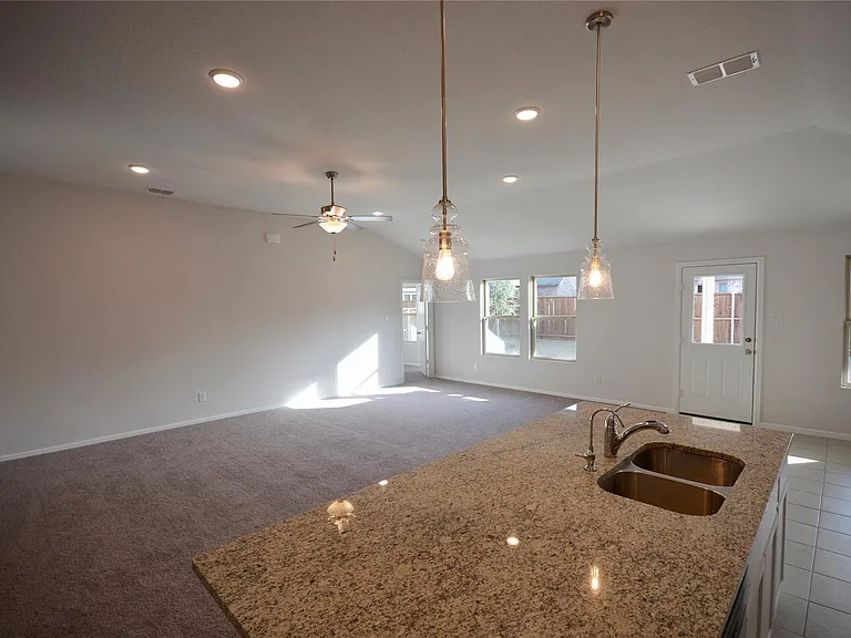 6122 Heron Dr — Photo 5