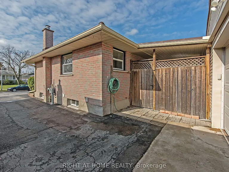 69 Alayne Cres — Photo 40
