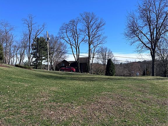 5th image of 2544 Edgewood Dr