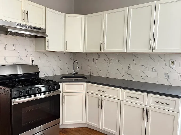 133 Wilkinson Ave #3-2L — Photo 1