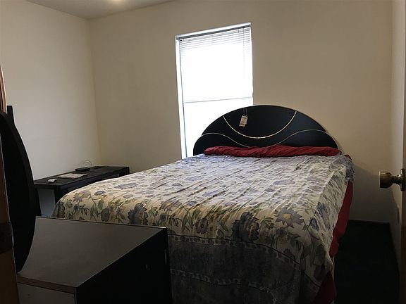5th image of 410 Candlewood St