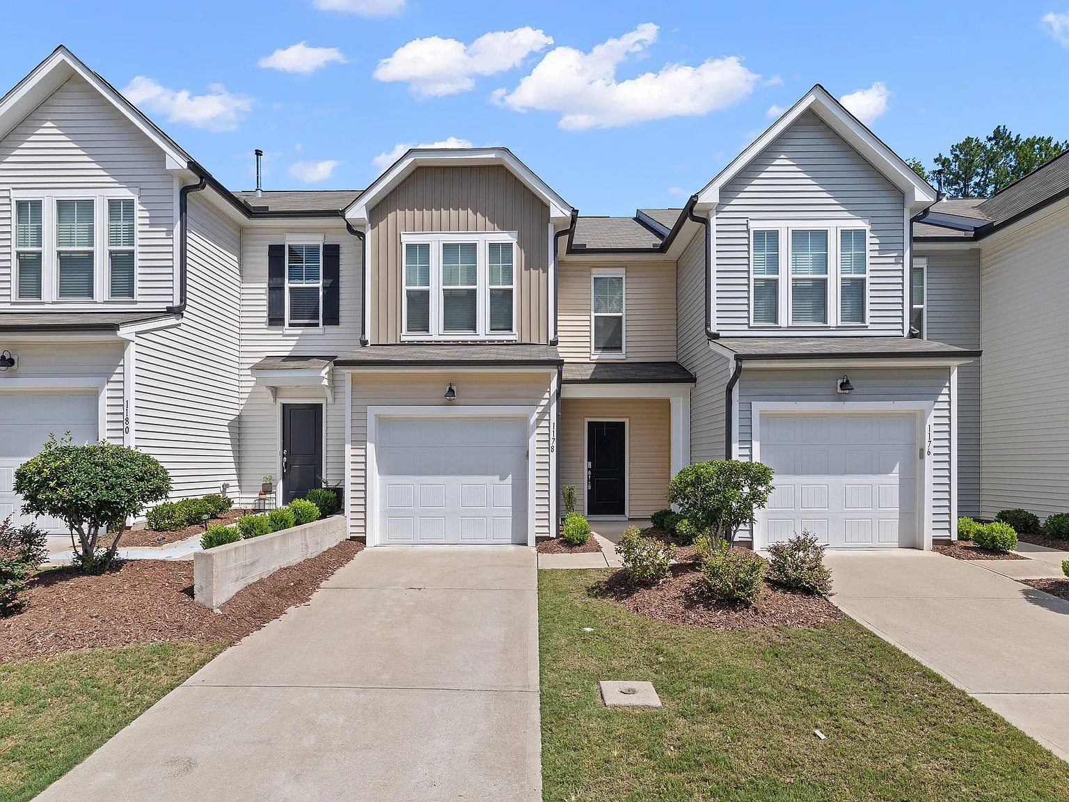 3 bed, 2.5 bath, $2,295 — Photo 2