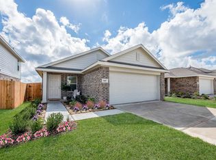 140 Austin Ln, Angleton, TX 77515