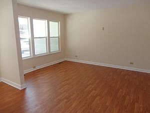 4th image of 298 Mulford Dr