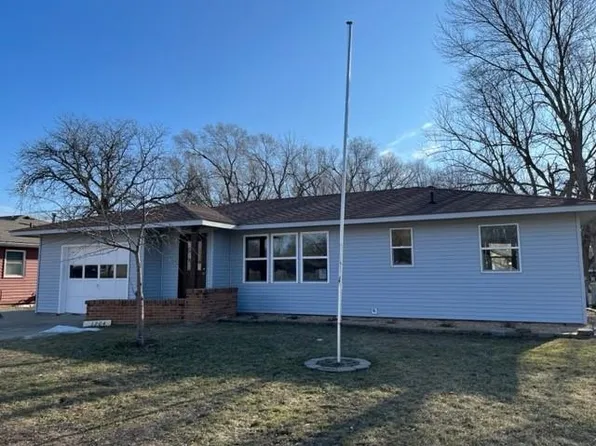 1204 Peninah St, Yankton, SD 57078