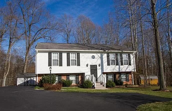 1st image of 221 Dove Ct