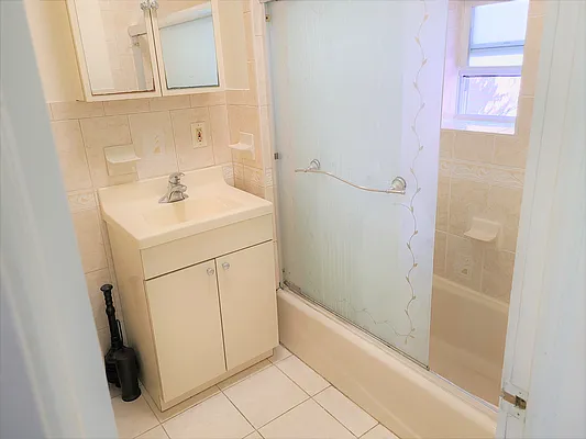 Rented by Virtual Real Estate | media 19