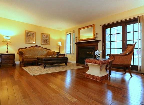 4th image of 232 Treetop Cir #4