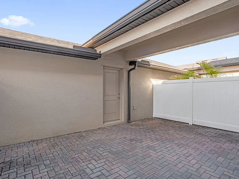 5167 Caspian St — Photo 28