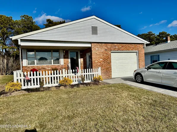 12 Sabinas Street, Toms River, NJ 08757