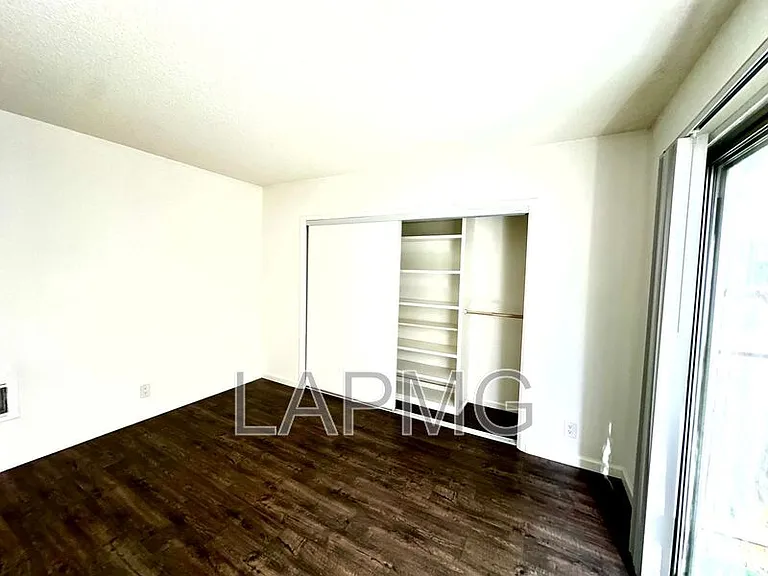 828 4th St #104 — Photo 10