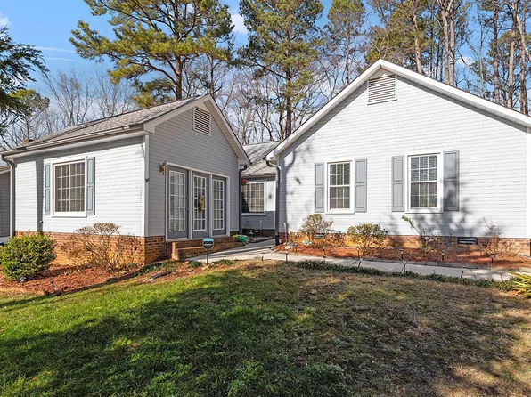 316 Trappers Run Dr, Cary, NC 27513