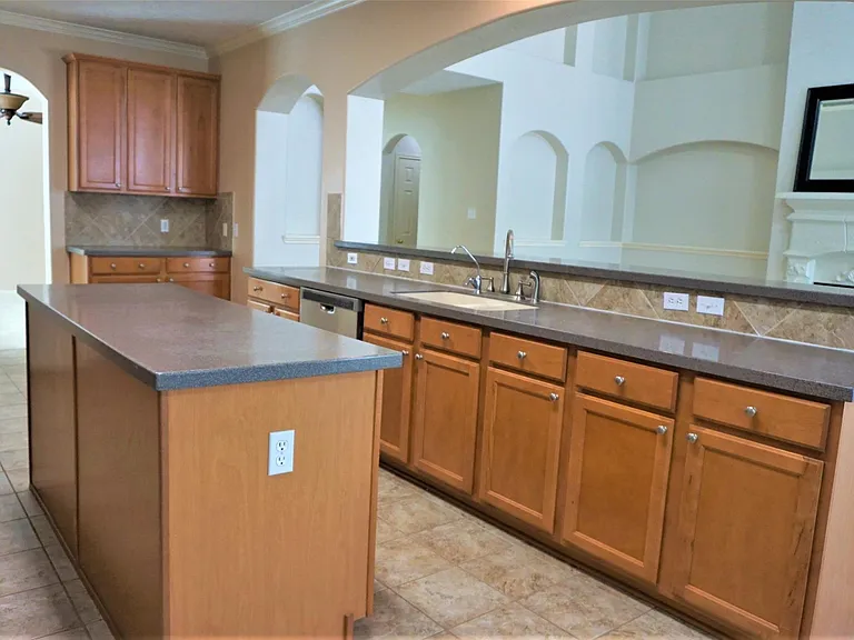 8123 Buffalo Springs Ct — Photo 12