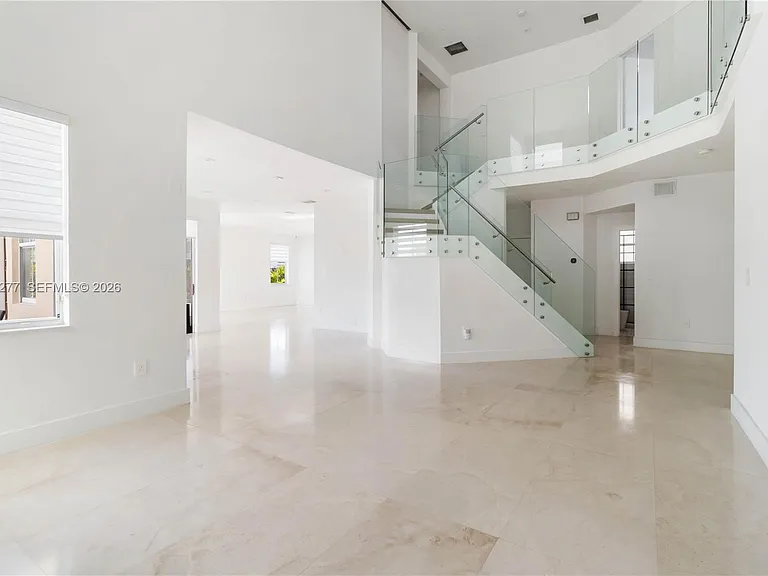8551 NW 110th Ave — Photo 3