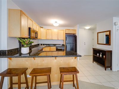430 Kaiolu St APT 607, Honolulu, HI, 96815
