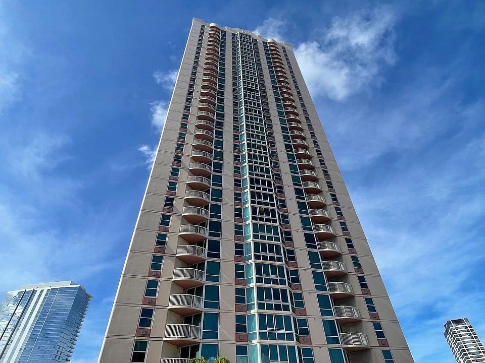 1st image of 801 King St APT 3703