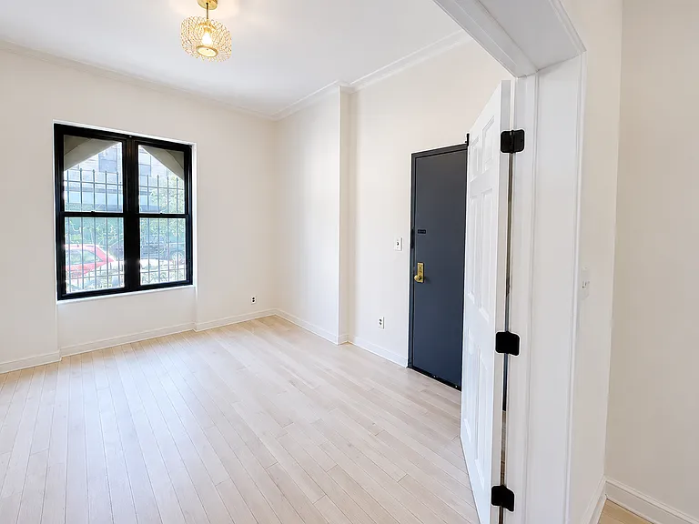 76 Kingston Ave #2 — Photo 7