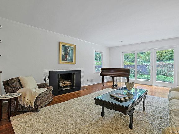 3rd image of 44 Ramona Court
