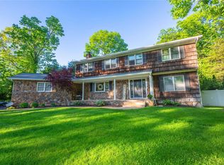 24 Rolling Rd, Miller Place, NY 11764