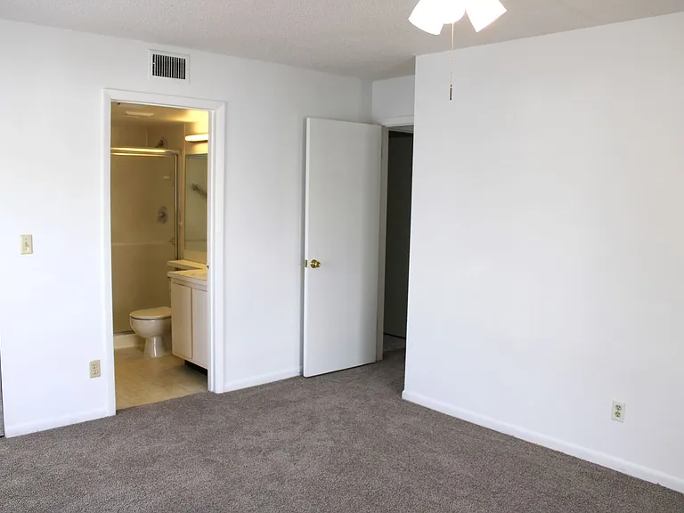 952 Courtyard Ln #12 — Photo 24